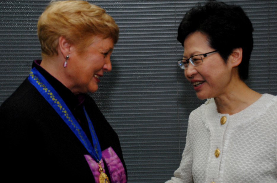 Mrs Carrie Lam, Chief Secretary of the Hong Kong SAR, kindly attended the ceremony.