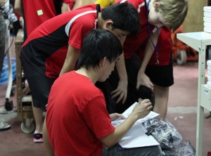 Educational Groups / https://www.crossroads.org.hk/wp-content/uploads/2014/06/School-Volunteers1.jpg