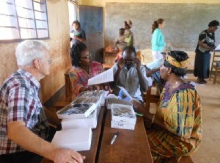 Kenya: Health care and community building